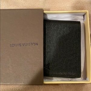 Louis Vuitton Bi-fold Men’s Wallet